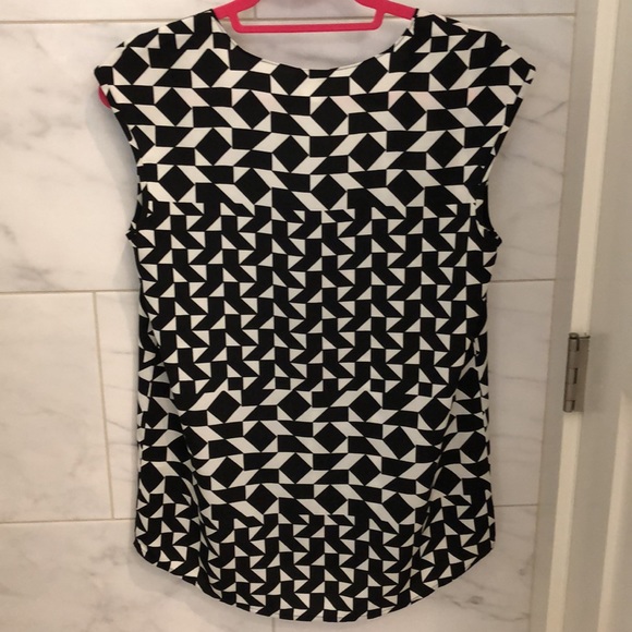 J Crew black and white top size 2 - Picture 3 of 3